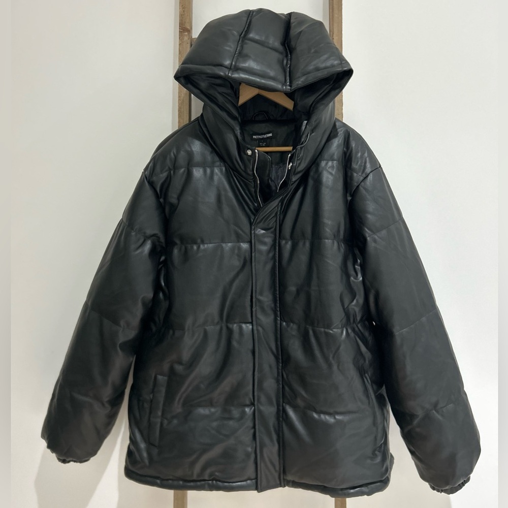 PrettyLittleThing Black Hooded Faux Leather Puffer Jacket Women’s Size Large